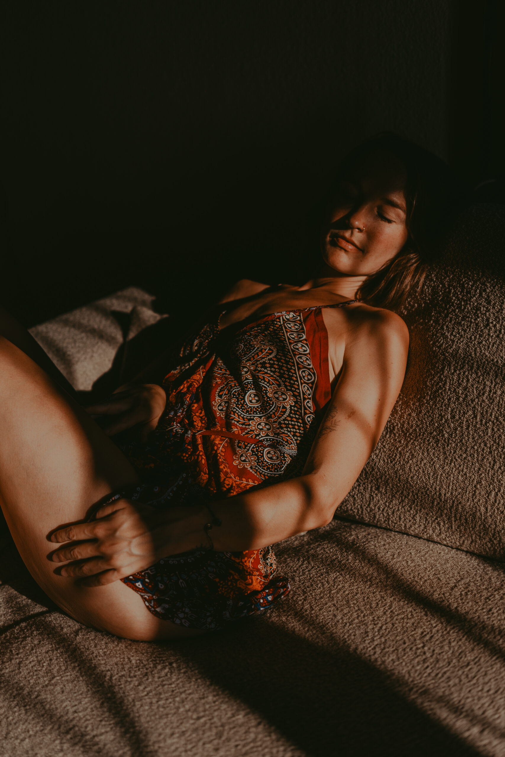 Sesión de fotos íntima en la naturaleza