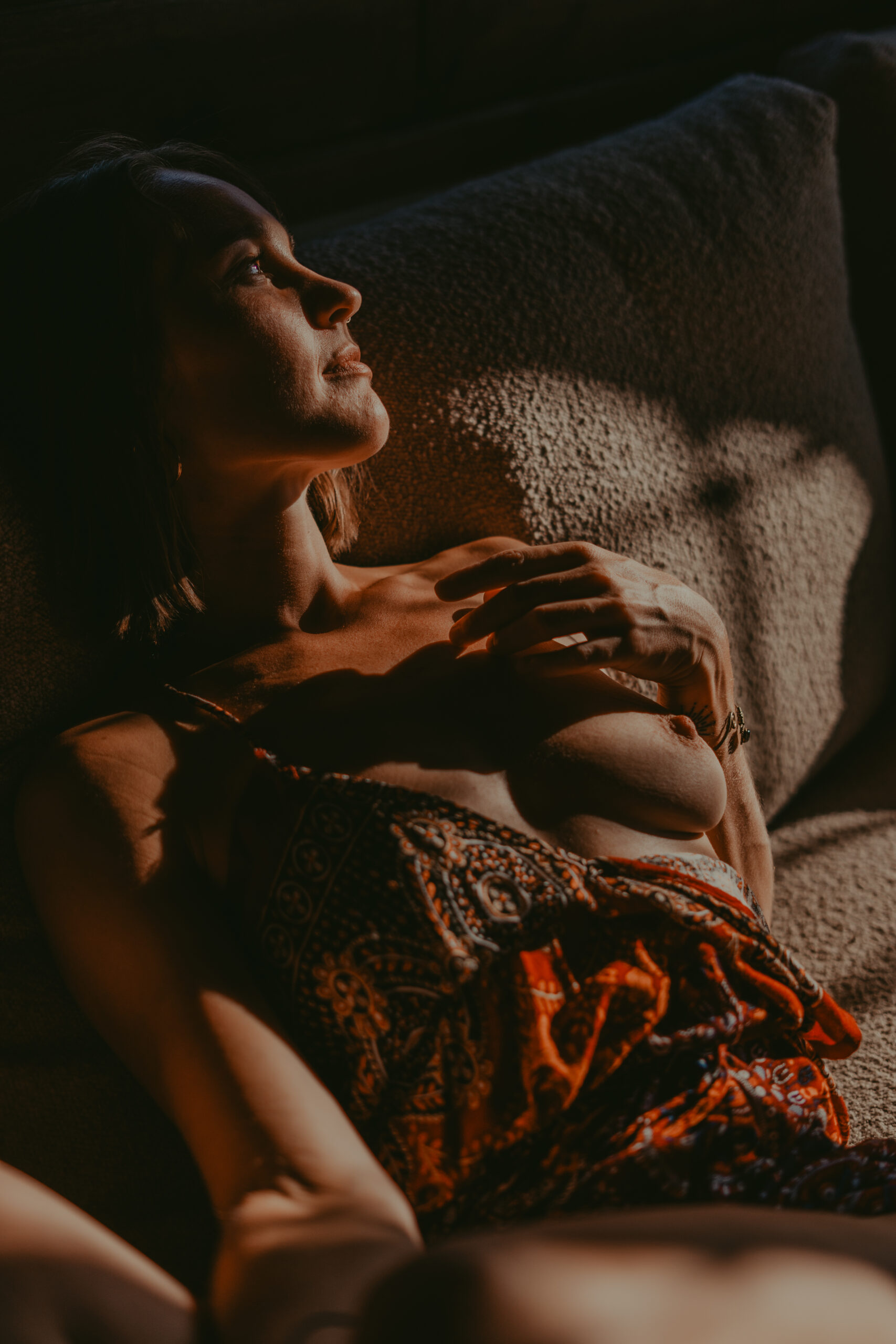 Sesión de fotos íntima en la naturaleza