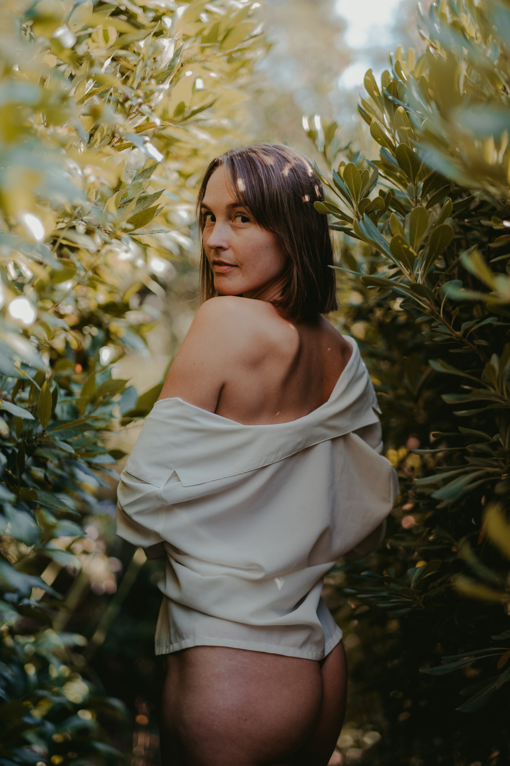 Sesión de fotos íntima en la naturaleza