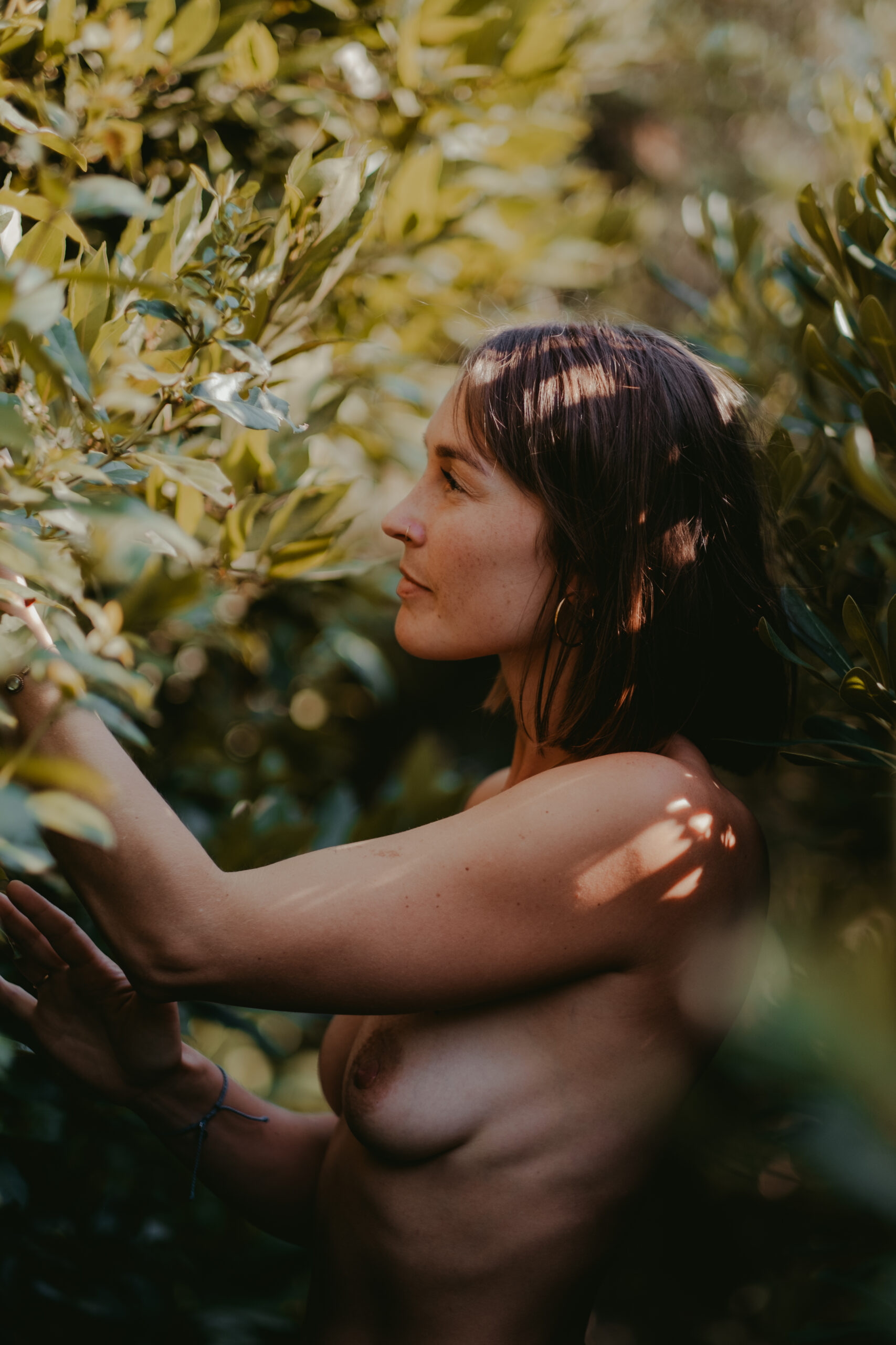 Sesión de fotos íntima en la naturaleza